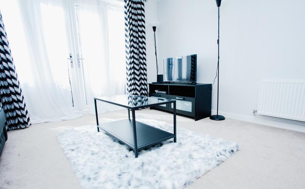 Mills Apartment - Two Bedroom En-Suite Apartment นอร์ทแธมป์ตัน ภายนอก รูปภาพ